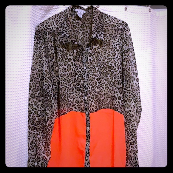 Leopard and hot salmon blouse - Picture 1 of 2